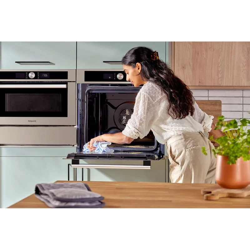 ارقام صيانة افران اريستون